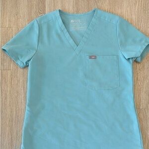 Figs Women’s One Pocket Top in Seaglass